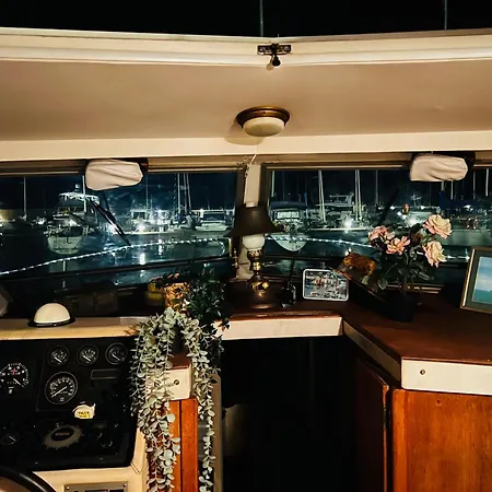 Cosy And Homey Houseboat Castelldefels ספינת מלון *